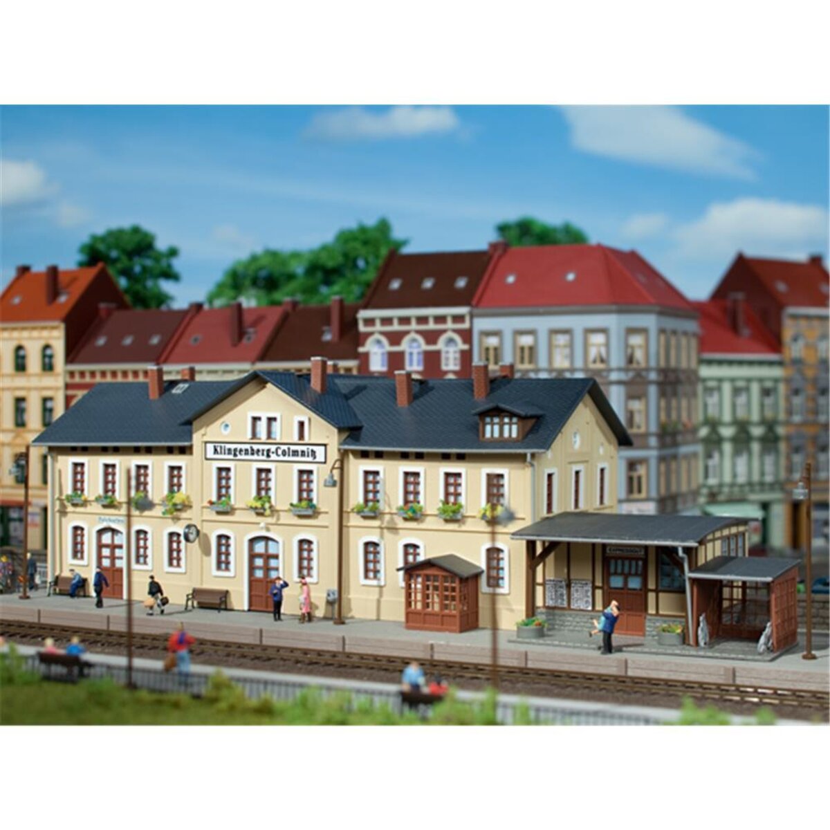 auhagen-11346-h0-bahnhof-klingenberg-DAFBED191.jpg