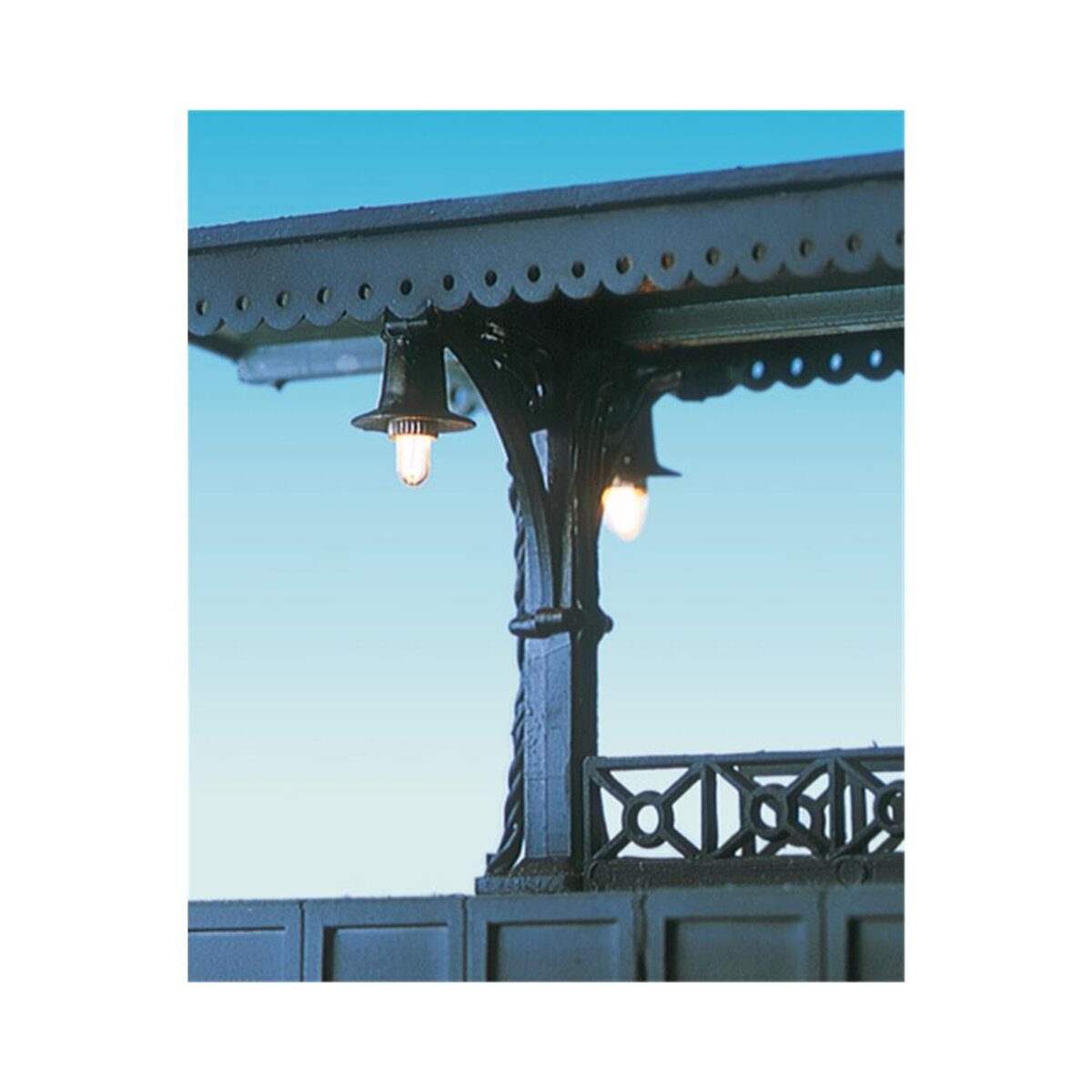 brawa-5536-h0-bahnsteigbeleuchtung-7ECC0D911.jpg