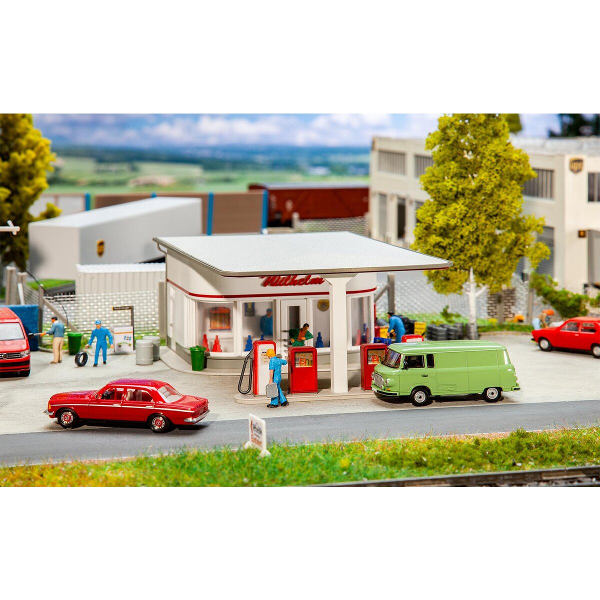 faller-130590---tankstelle-C4E21DE21.jpg