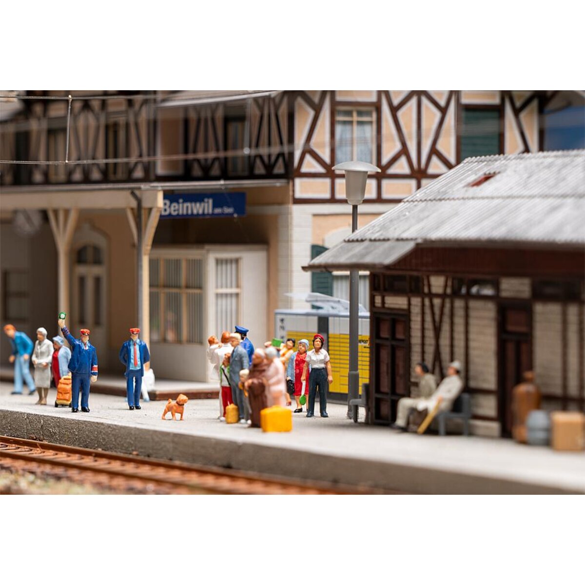 faller-151624-h0-bahnpersonal-epoche-322F978D2.jpg