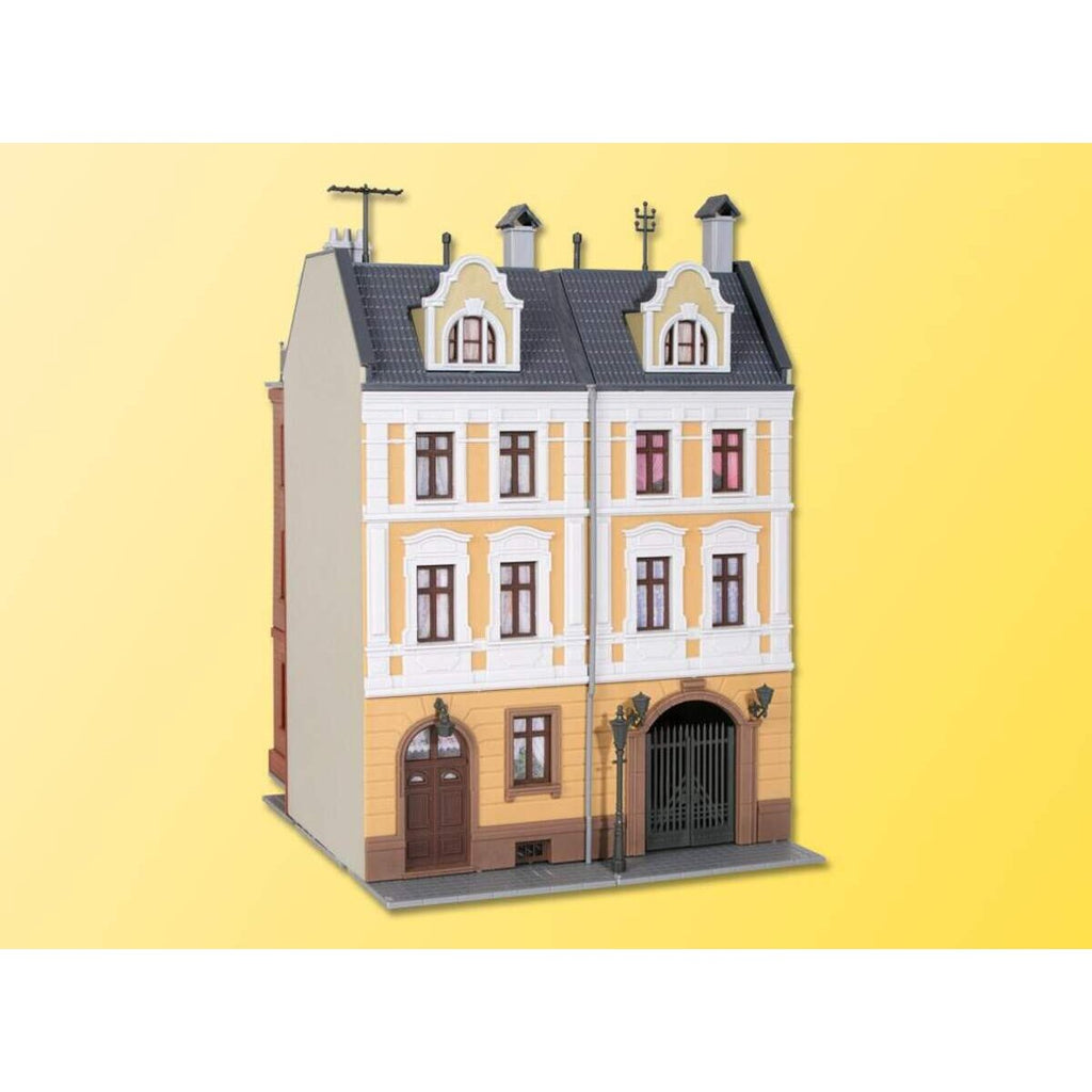 kibri-stadthaus-mit-fabrikanbau-in-E2580B5E1.jpg