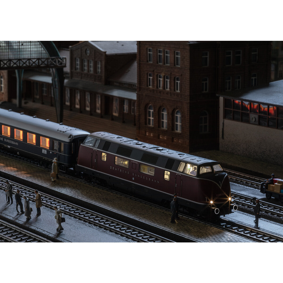 maerklin-38200-h0-diesellokomotive-baureihe-033F5AF812.jpg