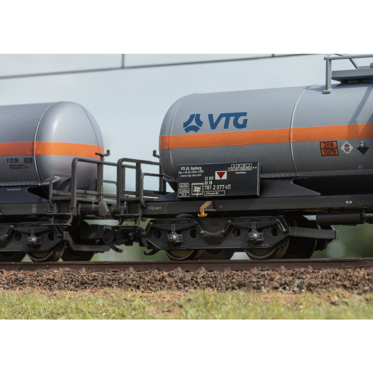 maerklin-46465-h0-chlorgaskesselwagen-set-2FD80B8F2.jpg