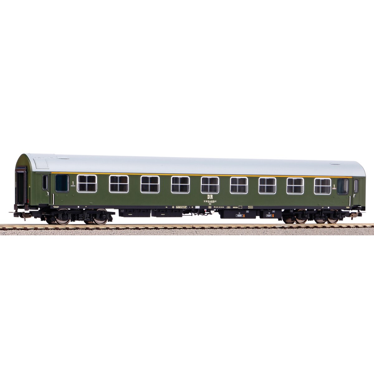 piko-58550---personenwagen-3108C9991.jpg