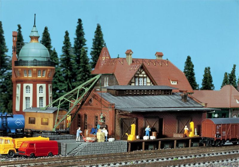 Picture of Faller 222180 N Güterhalle mit Ladekran