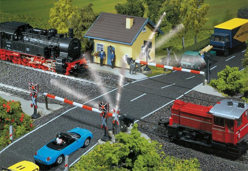 Bild von Faller 120171 H0 Beschrankter Bahnübergang