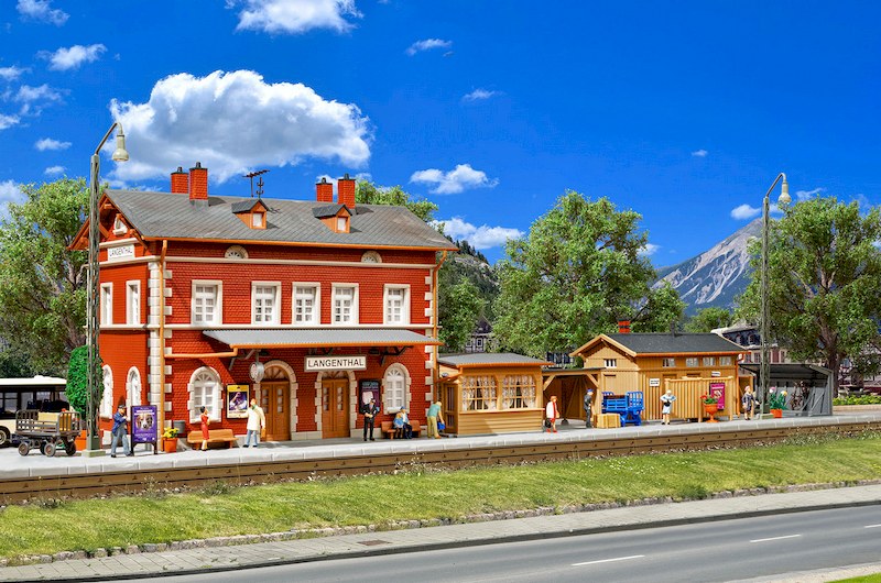 Bild von Kibri 39504 H0 Bahnhof Langenthal mit Nebengebäuden