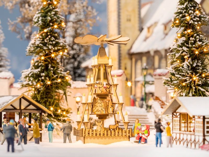 Bild von Noch 14395 Weihnachtsmarkt-Pyramide H0