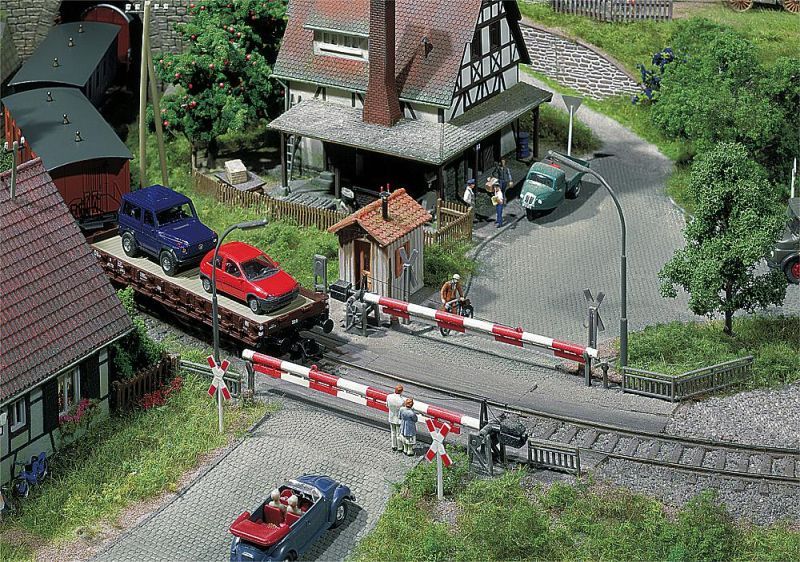 Picture of Faller 120172 H0 Beschrankter Bahnübergang