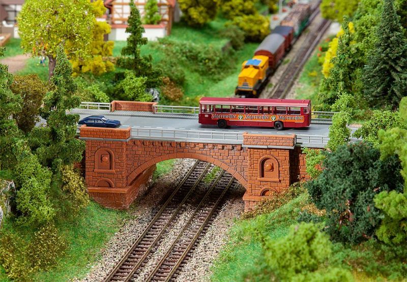 Bild von Faller 222572 N Eisenbahn-/Straßenbrücke