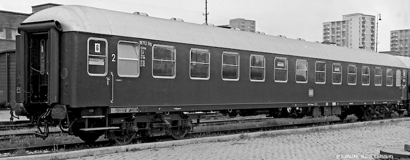 Bild von Brawa 58080 H0 Schnellzugwagen B4ümg-54 DB, Epoche III