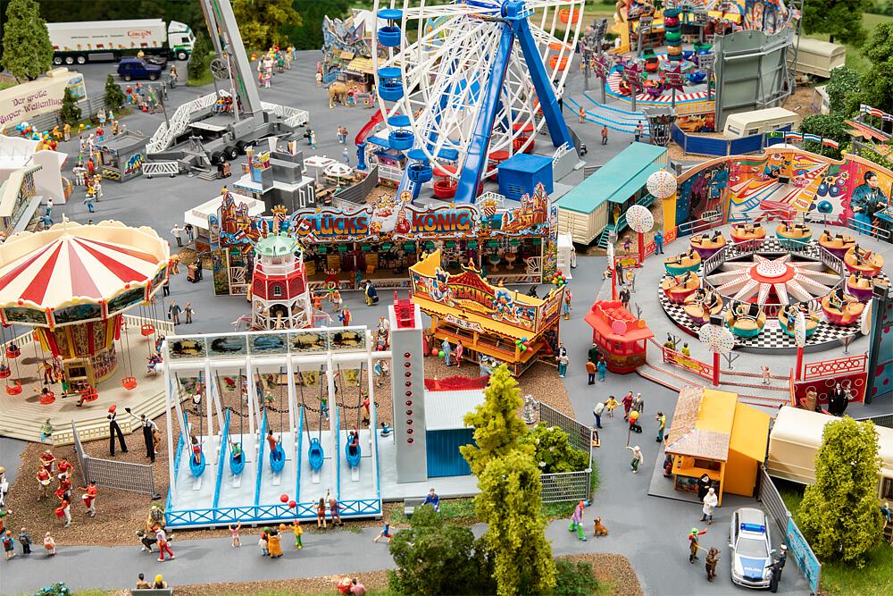 Bild von Faller 140460 H0 Kirmes-Set Jahrmarktvergnügen