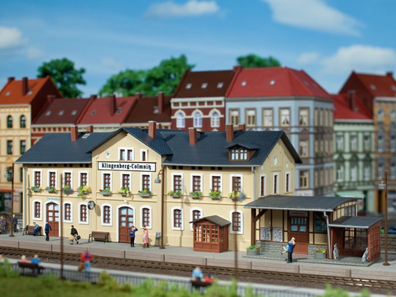 Bild von Auhagen 11346 Bahnhof Klingenberg-Colmnitz 400 x 130 x 130 mm