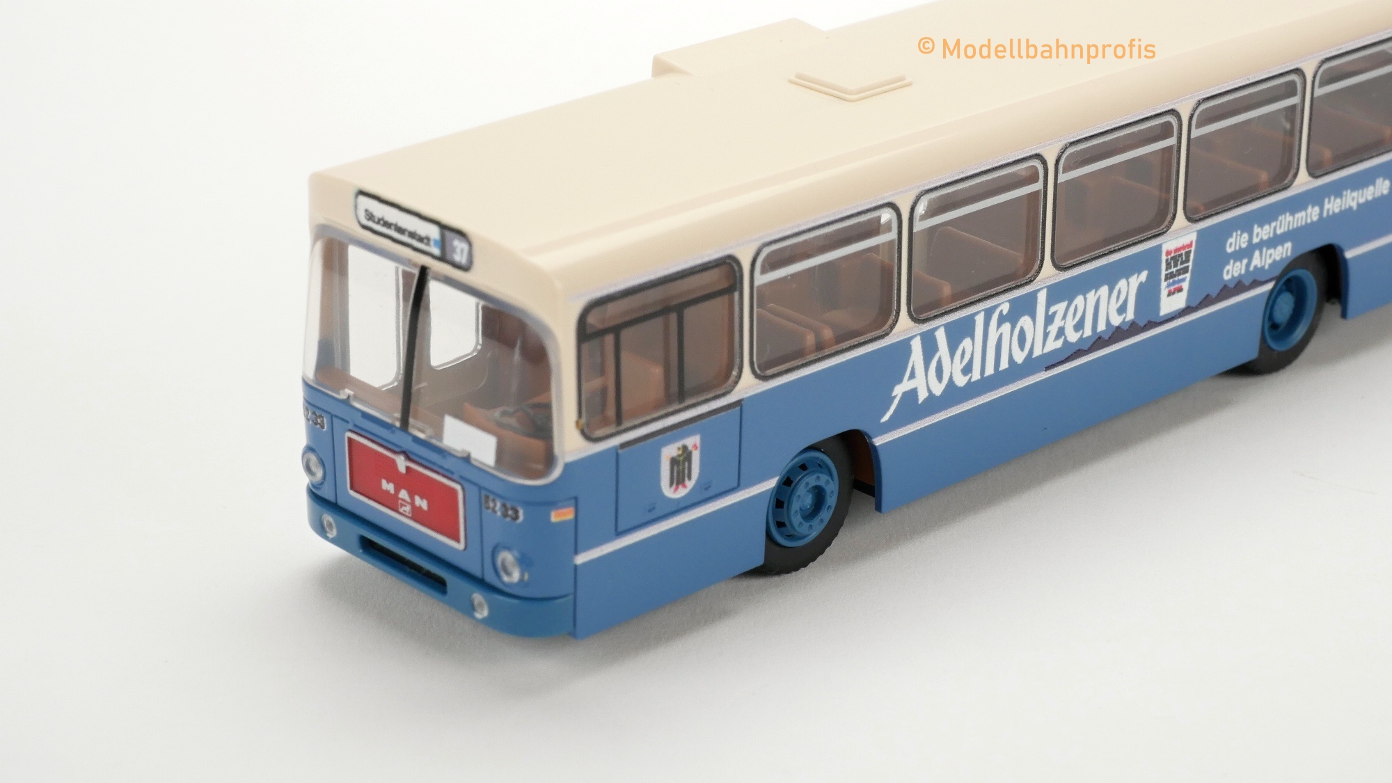 Rietze MAN Bus Adelholzner schräg